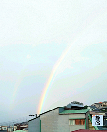 お天気雨と虹🌈　　(実写)の画像(気象に関連した画像)
