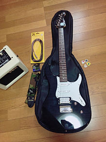 ギターの画像(エレキギターに関連した画像)