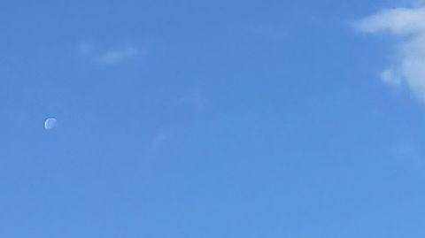 青空　月　雲の画像 プリ画像