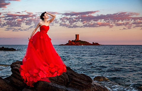 海　赤　ドレスの画像(プリ画像)