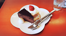 日替りケーキ ザッハトルテ&イチゴショートの画像(イチゴショートに関連した画像)