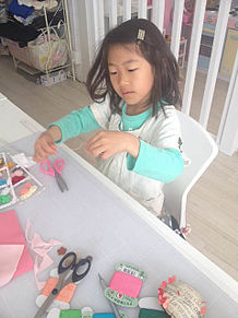娘の裁縫の画像(裁縫に関連した画像)