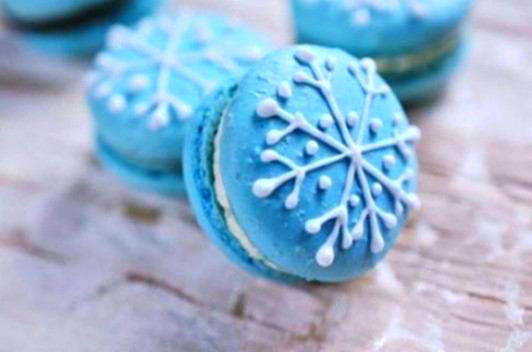 マカロン 水色 青色 スカイブルー 雪の結晶 冬の画像(プリ画像)