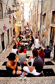 歴史と潮風とトラムの陽気な町の画像(ポルトガルに関連した画像)