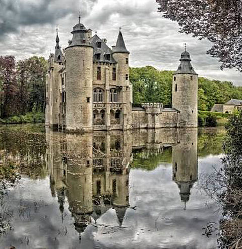 ベルギーのフォルセラールの城へ散歩にの画像(プリ画像)