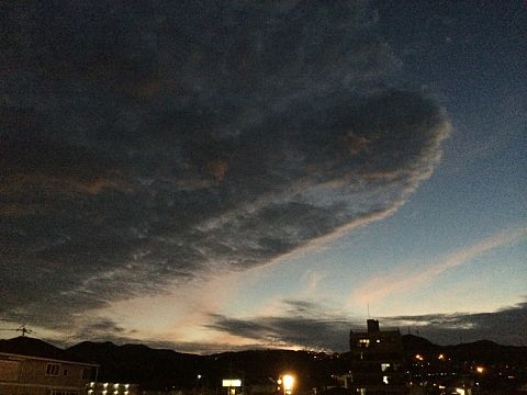 迫る雲の画像(プリ画像)