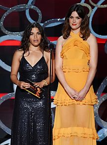 Emmys2016 America Ferrera Mandy Mooreの画像(エミー賞2016に関連した画像)