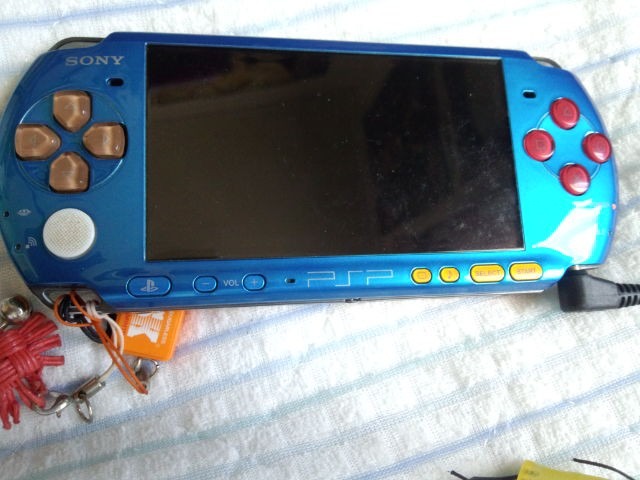 PSP Perfect3000 PSPを改造してゲームをタダで楽しむ!