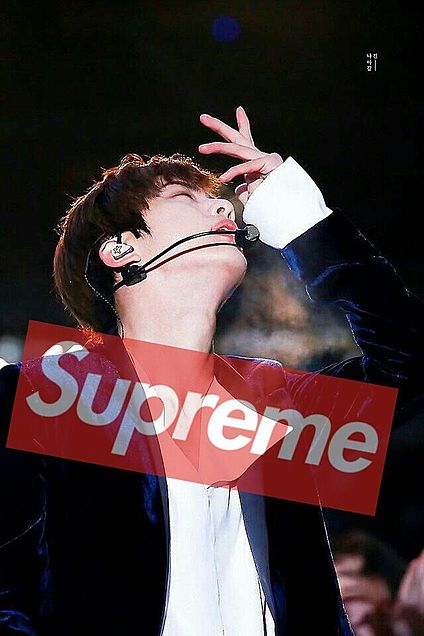 방탄소년단 JIN × Supremeの画像(プリ画像)