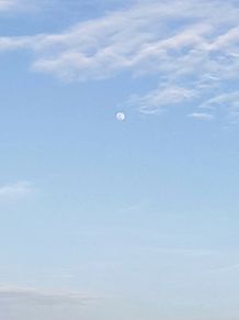 ５月３日の空　月と青空と雲の画像(#青空に関連した画像)