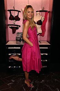 Candice Swanepoelの画像(ヴィクシーバレンタインイベントに関連した画像)