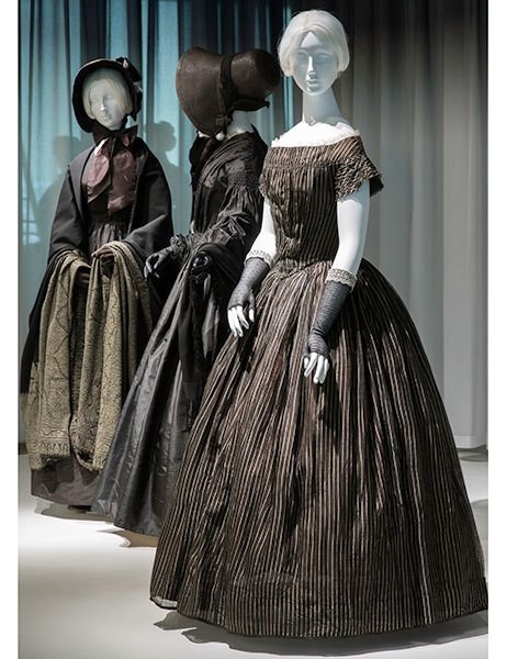 ヴィクトリア朝時代のドレスの画像(プリ画像)