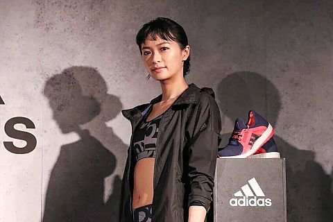adidasと榮倉奈々のコラボの画像(プリ画像)