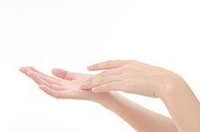 白くて美しい手と指を作るためのハンドケア・保湿編【ネイルケア/ハンドケア】の画像(ネイルケアに関連した画像)