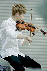 バイオリンを弾くヘンリーの画像(バイオリンに関連した画像)