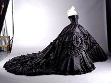 黒いウェディングドレスの画像(ｳｪﾃﾞｨﾝｸﾞﾄﾞﾚｽに関連した画像)