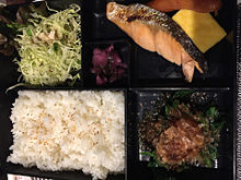 ホテル 朝ごはん 和食 鮭 ほうれん草のおひたしの画像(ほうれん草 おひたしに関連した画像)