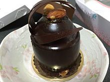 チョコレートケーキ スイーツ ナッツ 円球の画像(ナッツに関連した画像)