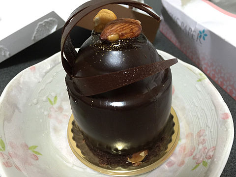 チョコレートケーキ スイーツ ナッツ 円球の画像 プリ画像