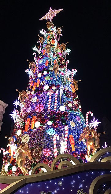ユニバのクリスマスツリーの画像(プリ画像)