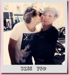 Harry kisses Louisの画像(プリ画像)
